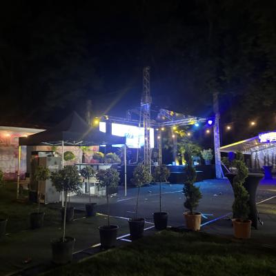 Fotografie din recenzie — deschide în mărime completă